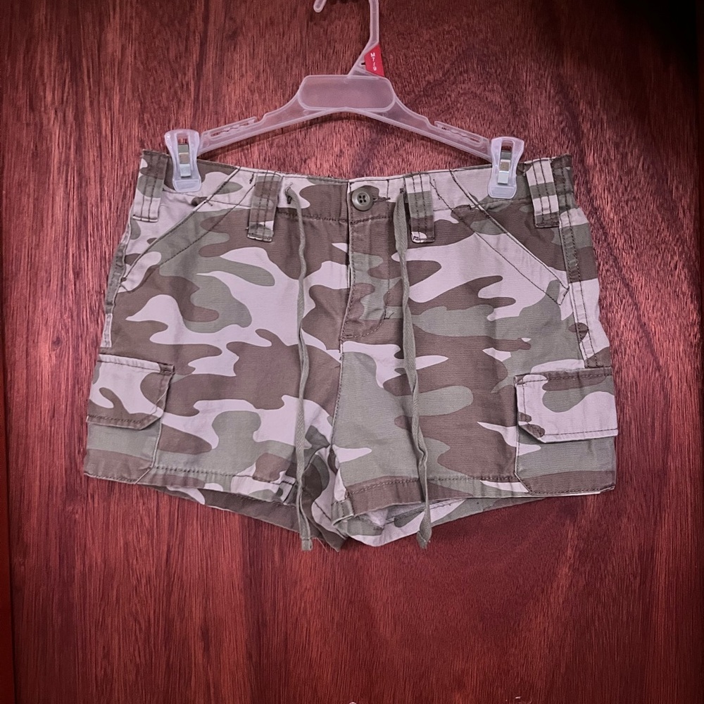 Camo tie shorts💚